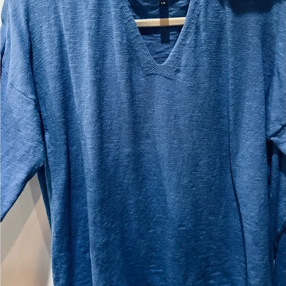 Women’s v-neck long sleeve sweater. Length from shoulder to hem is 24 inches. - Picture 5 of 5